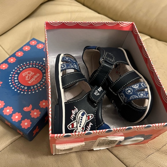 Baby shoes Sz18 (6-9M) - Picture 4 of 8